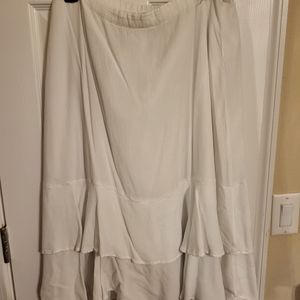 Lauren Conrad white ruffle skirt size XL